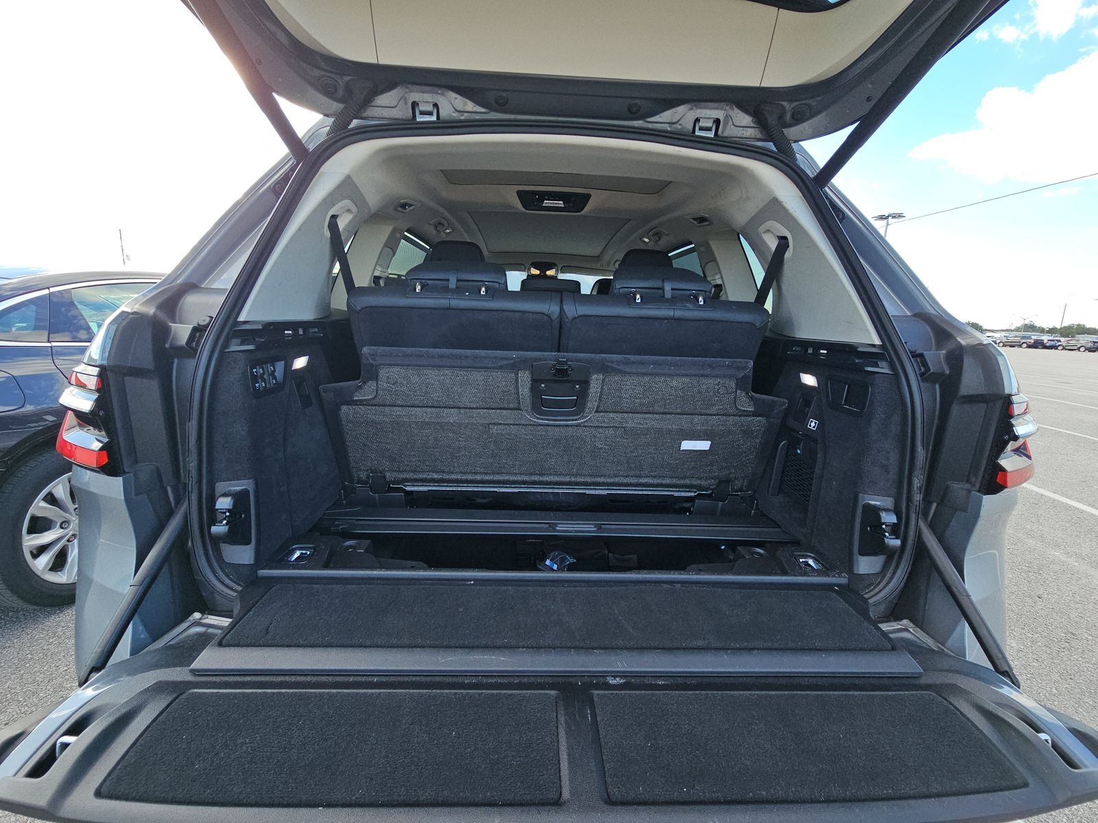 2025 BMW X7 xDrive40i AWD