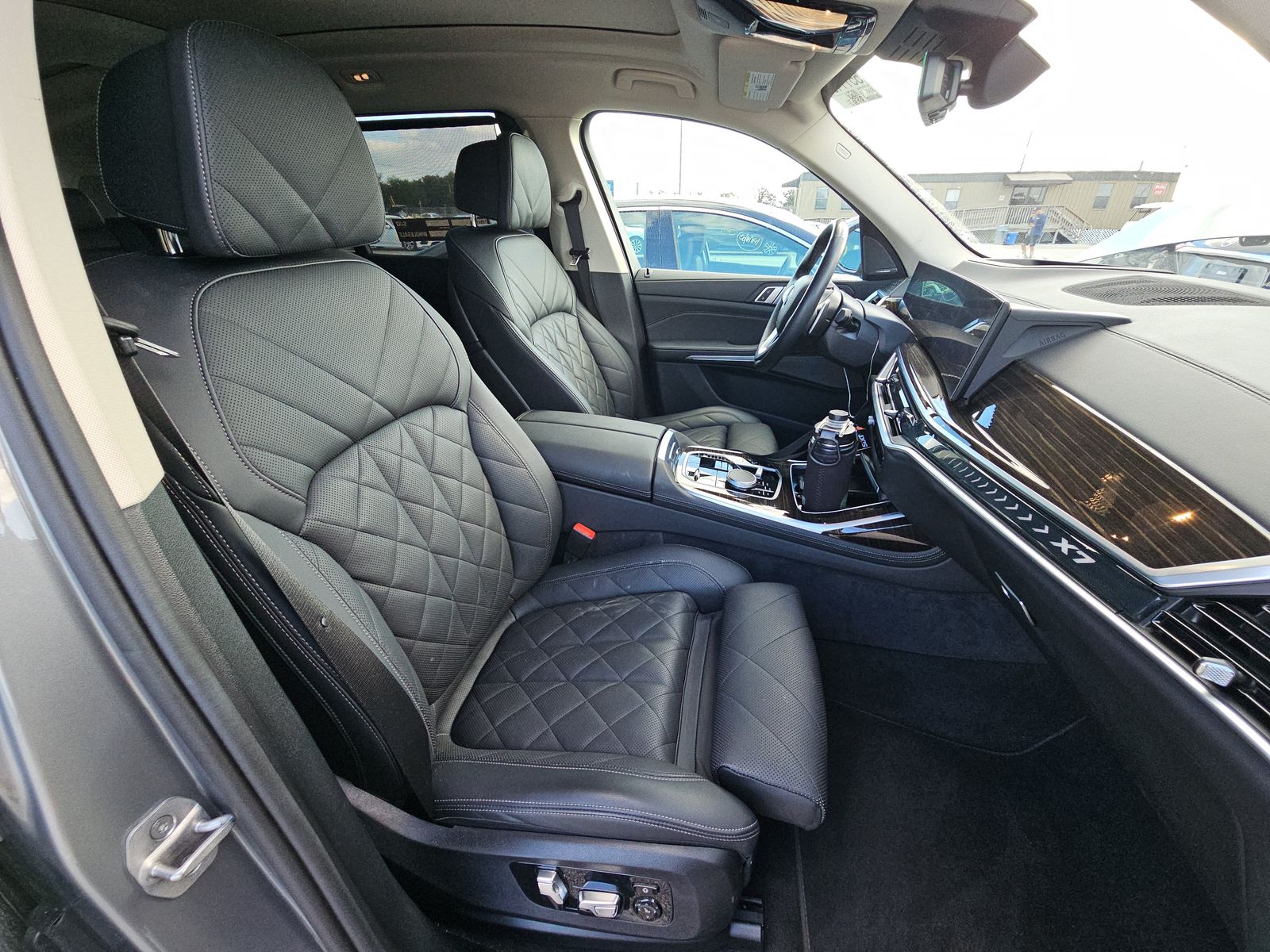 2025 BMW X7 xDrive40i AWD