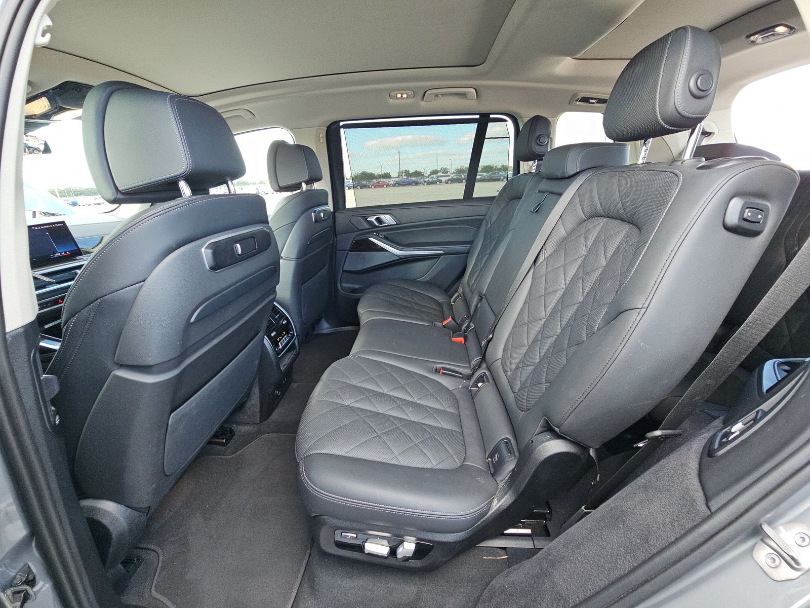 2025 BMW X7 xDrive40i AWD