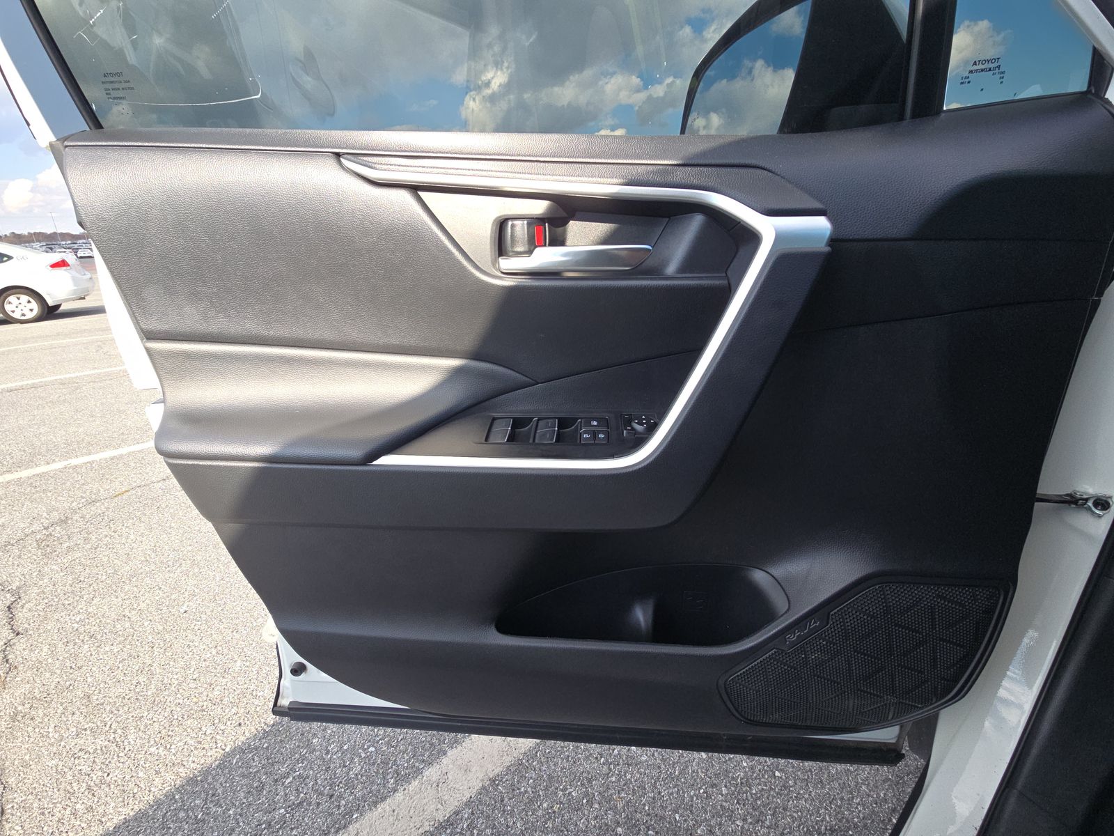 2024 Toyota RAV4 XLE AWD