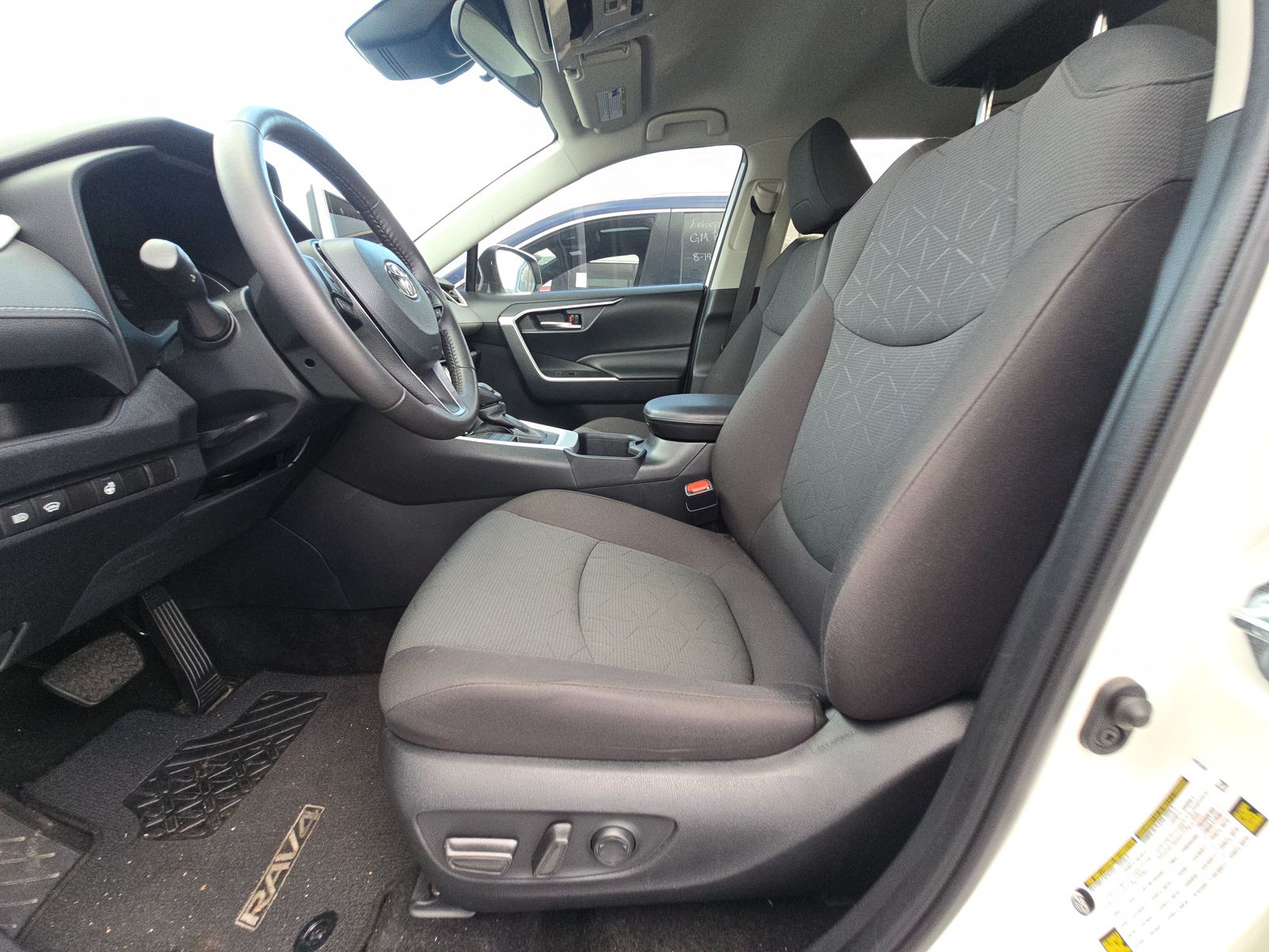 2024 Toyota RAV4 XLE AWD