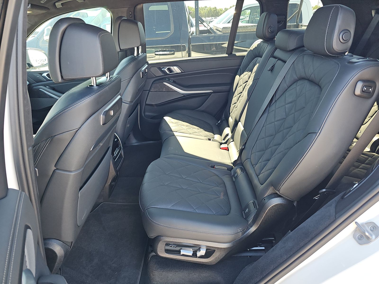 2025 BMW X7 xDrive40i AWD