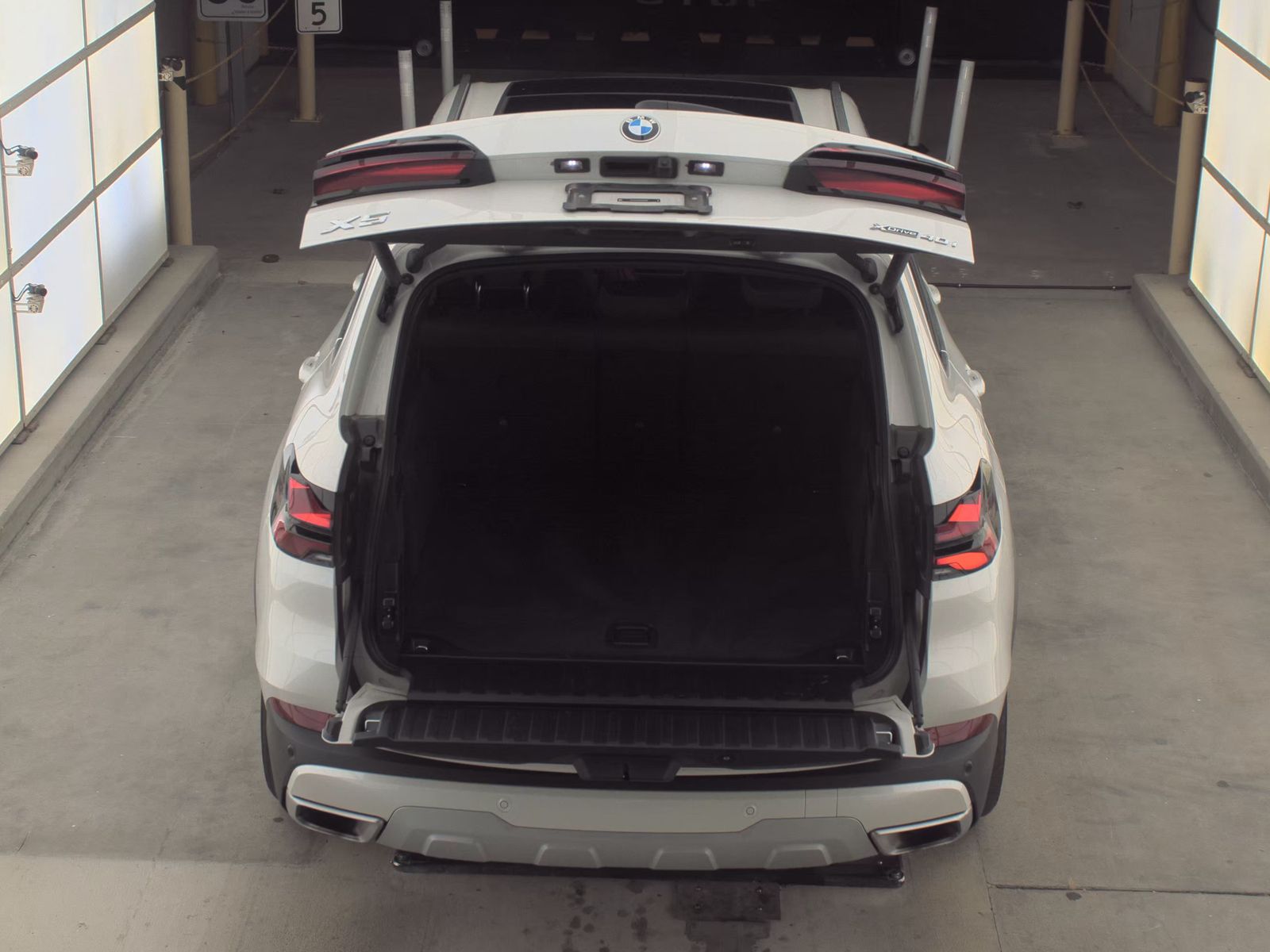 2025 BMW X5 xDrive40i AWD