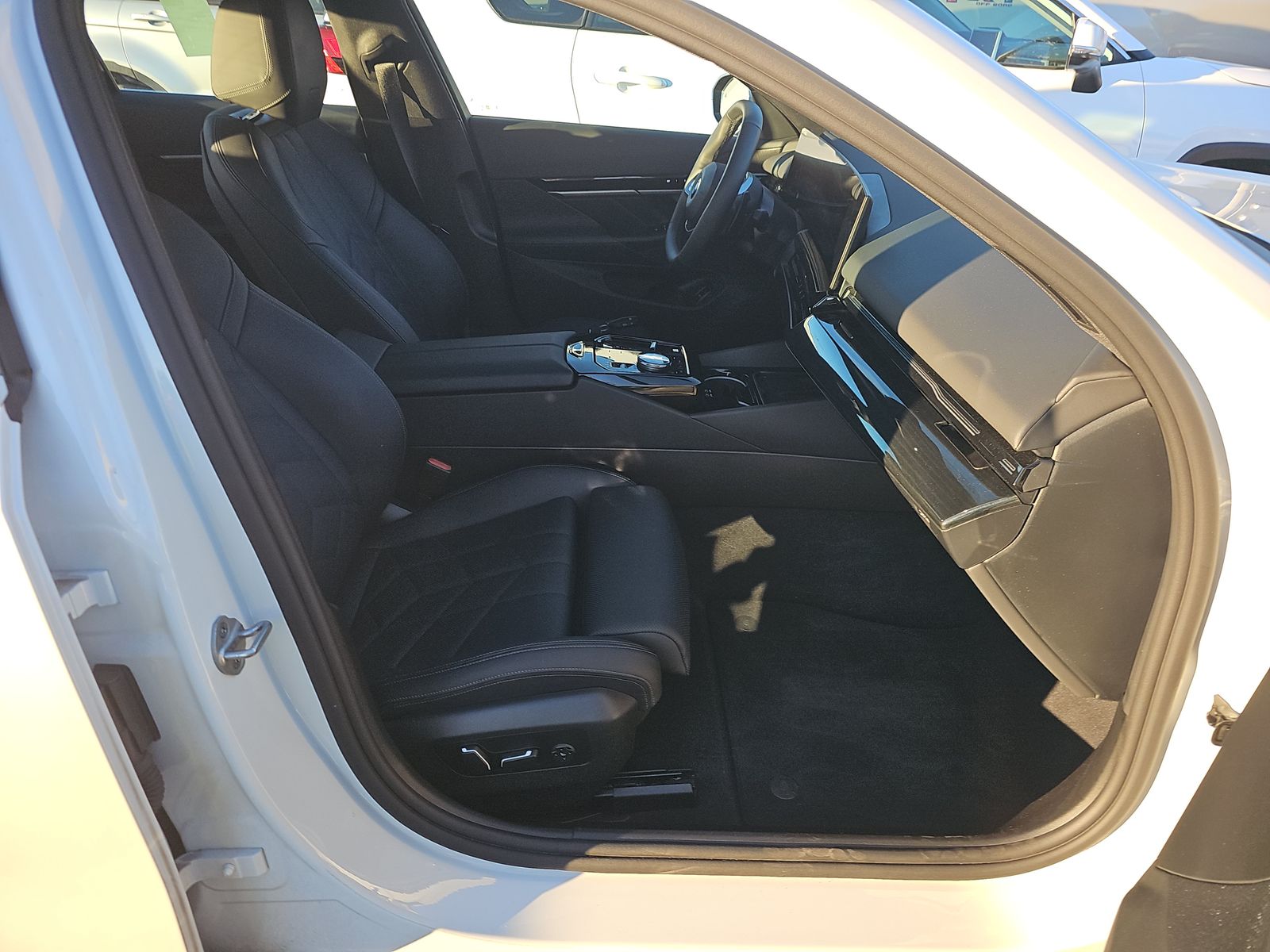 2025 BMW 5 Series 530i xDrive AWD