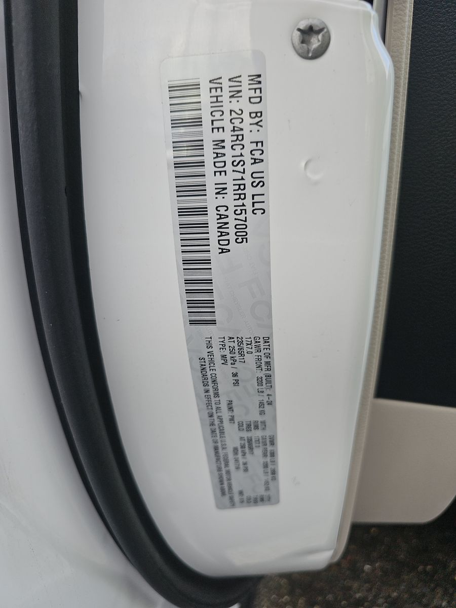 2024 Chrysler Pacifica Hybrid Select FWD