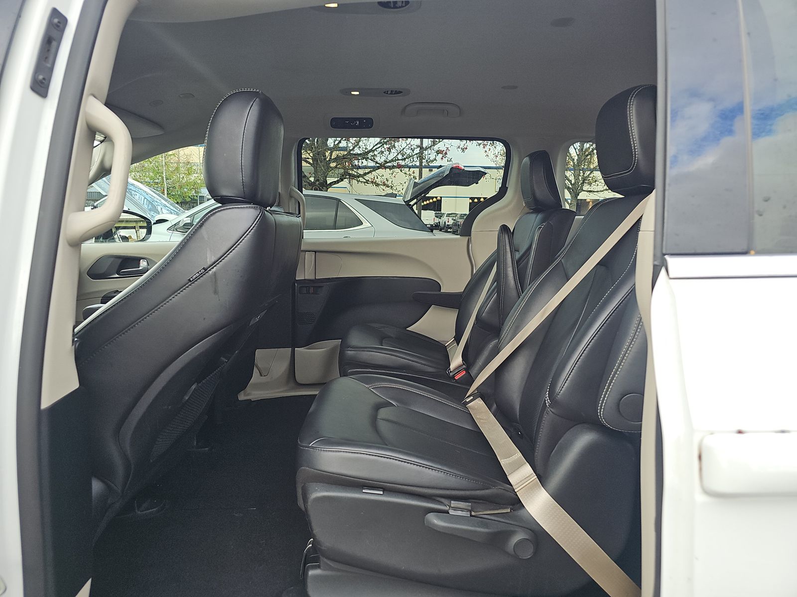 2024 Chrysler Pacifica Hybrid Select FWD