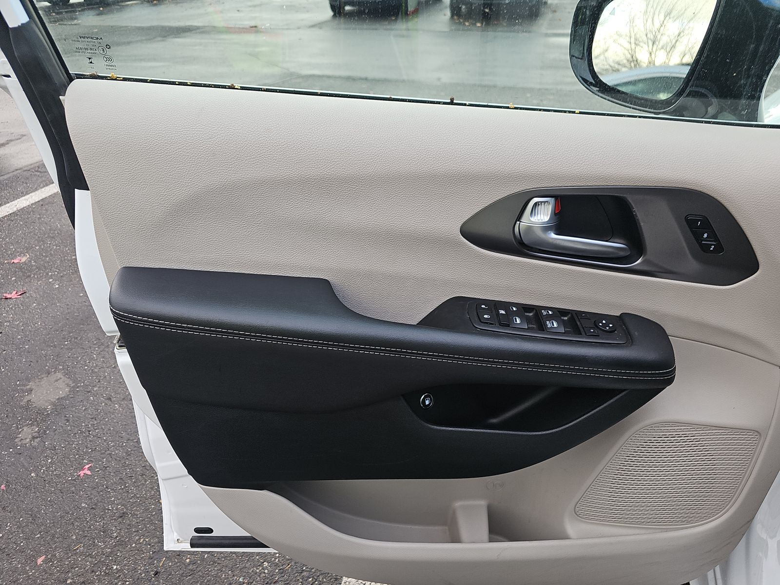 2024 Chrysler Pacifica Hybrid Select FWD