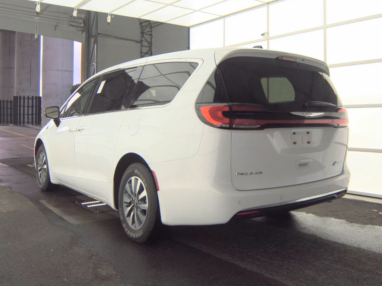 2024 Chrysler Pacifica Hybrid Select FWD