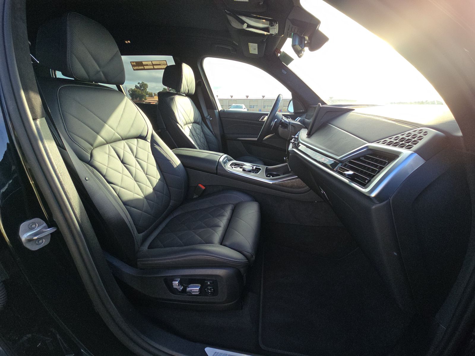 2025 BMW X7 xDrive40i AWD