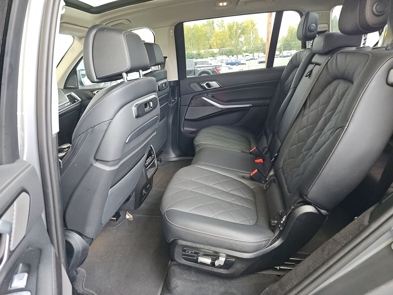 2025 BMW X7 xDrive40i AWD