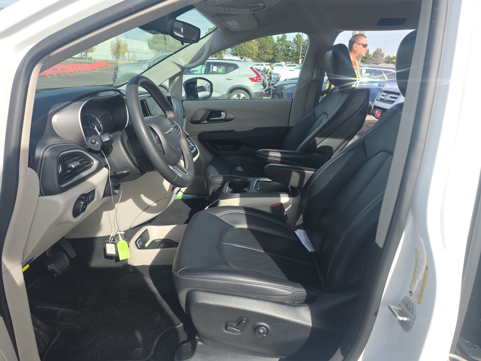 2024 Chrysler Pacifica Hybrid Select FWD