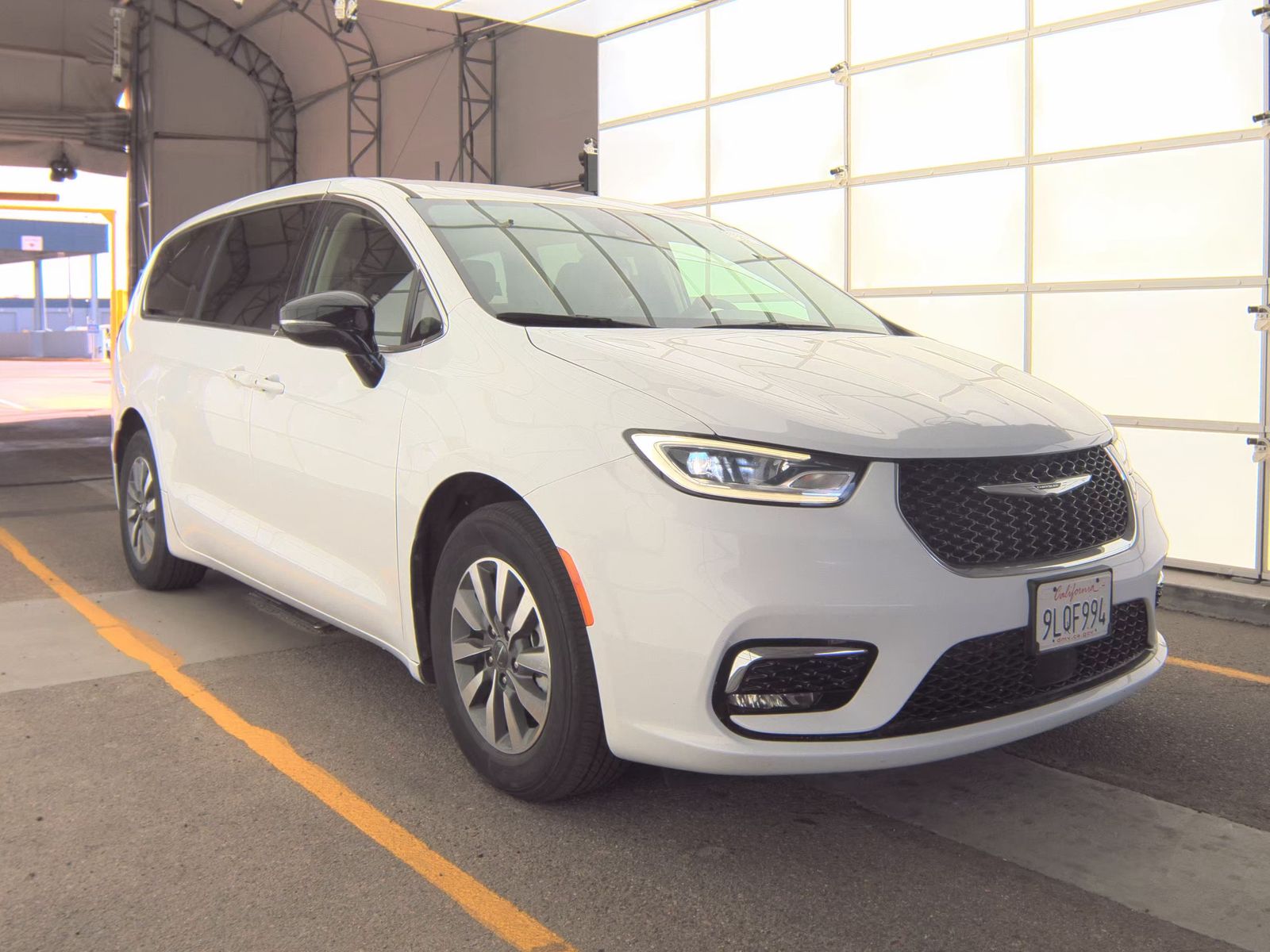 2024 Chrysler Pacifica Hybrid Select FWD