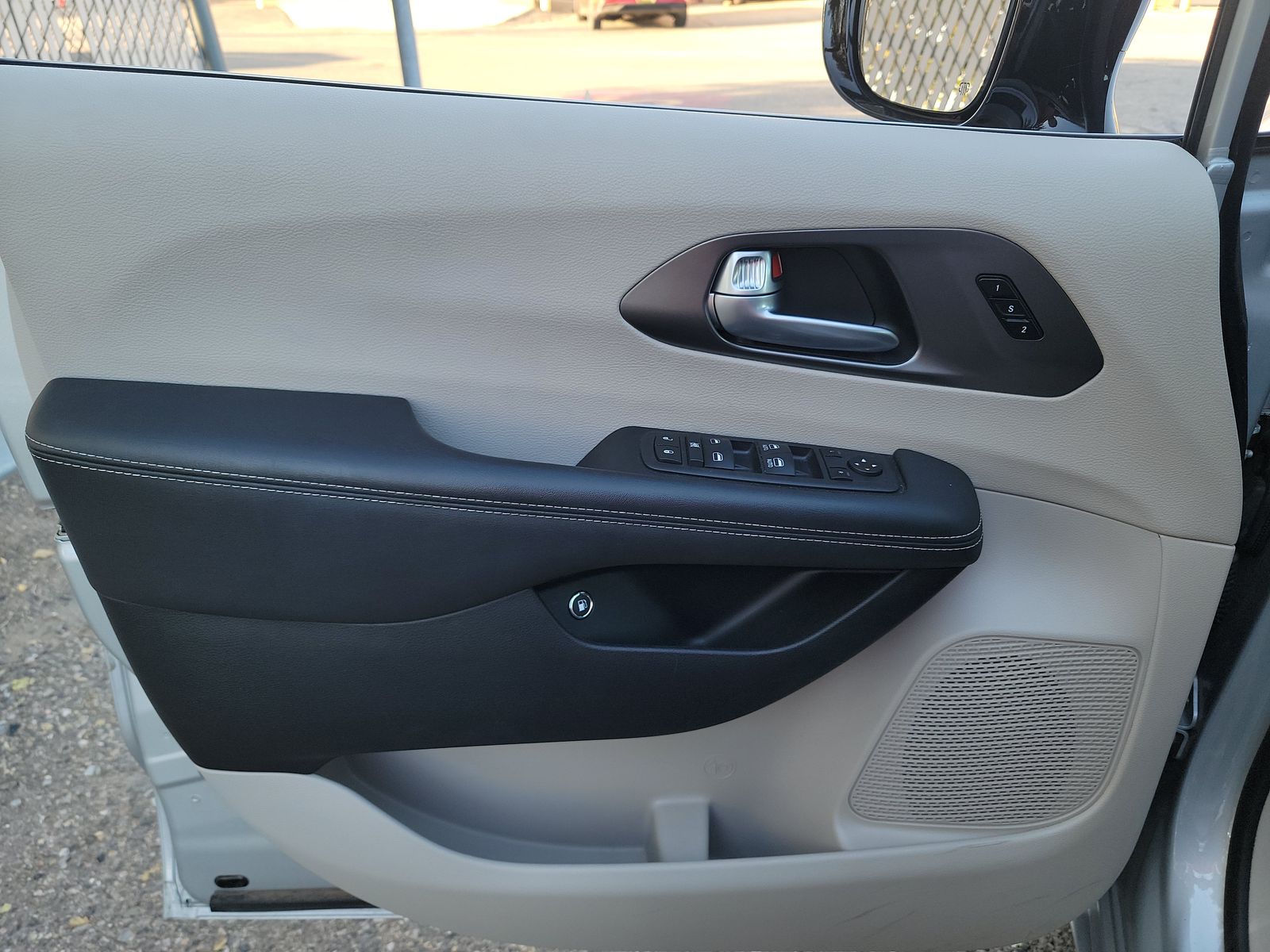 2024 Chrysler Pacifica Hybrid Select FWD