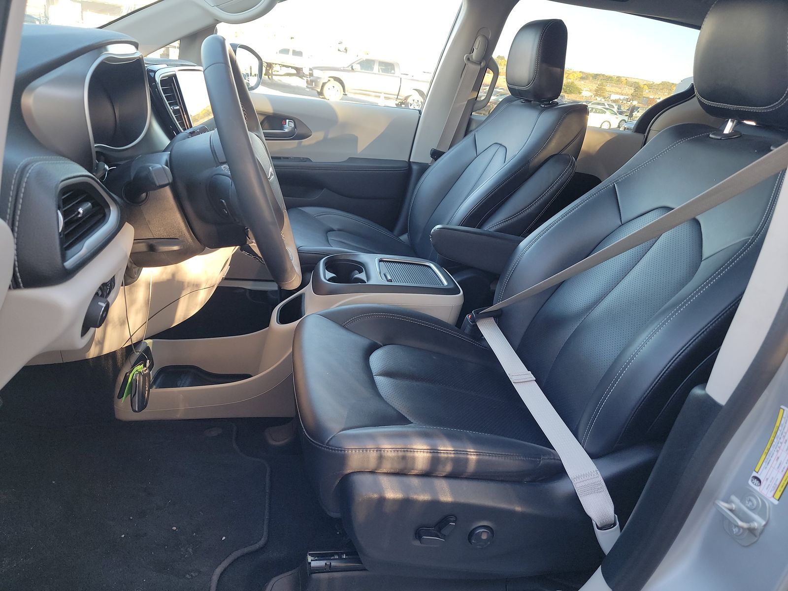 2024 Chrysler Pacifica Hybrid Select FWD