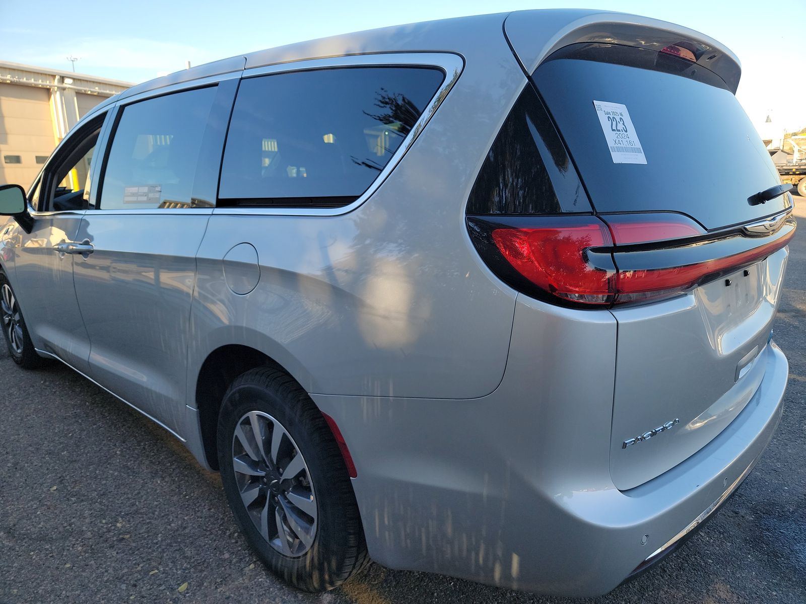 2024 Chrysler Pacifica Hybrid Select FWD