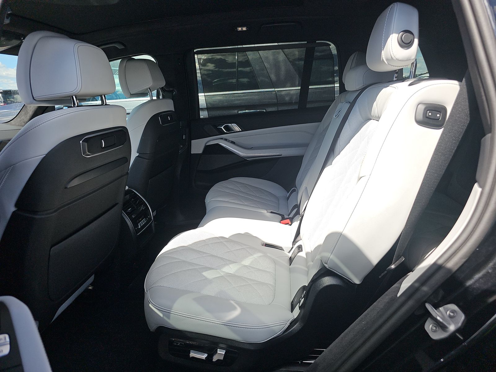 2025 BMW X7 xDrive40i AWD