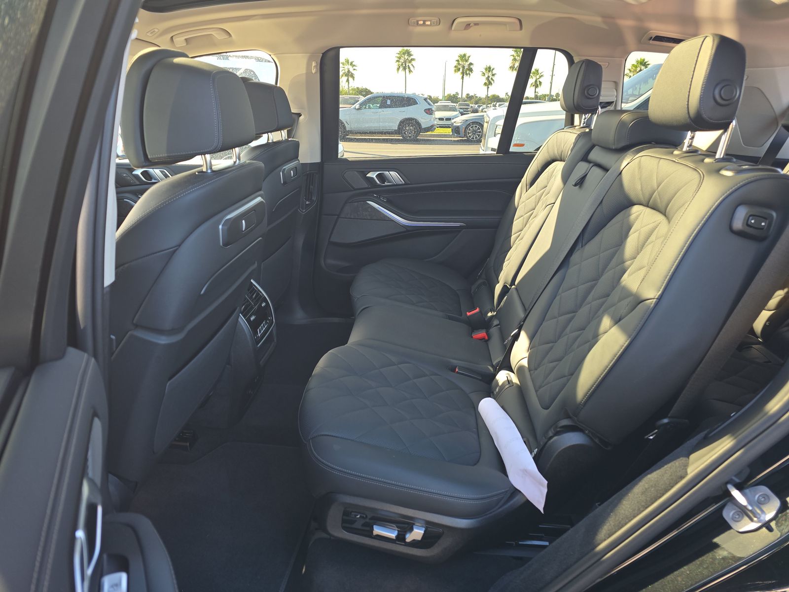 2025 BMW X7 xDrive40i AWD