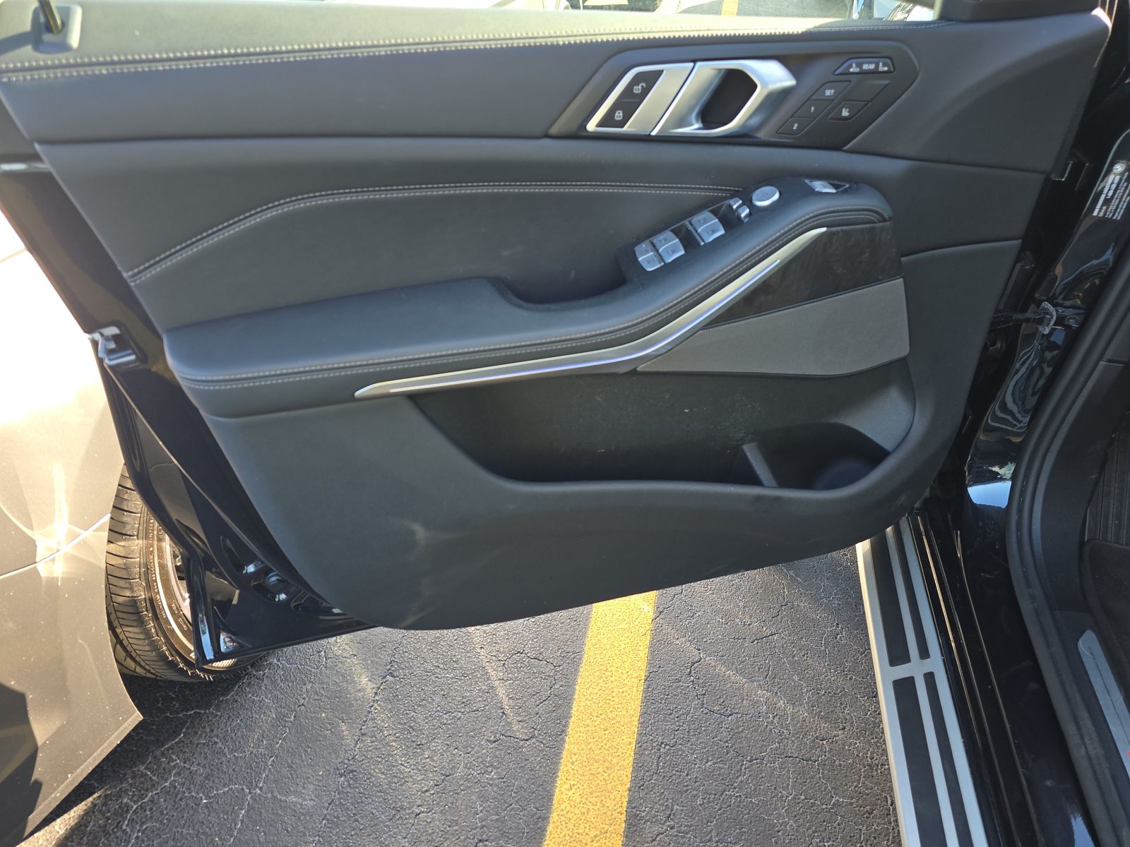 2025 BMW X7 xDrive40i AWD