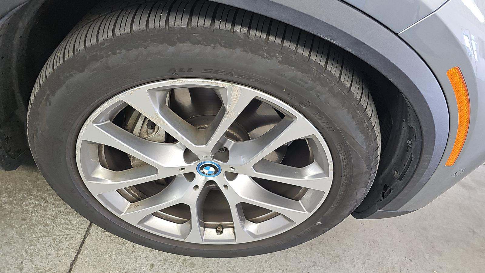 2025 BMW X5 xDrive50e AWD