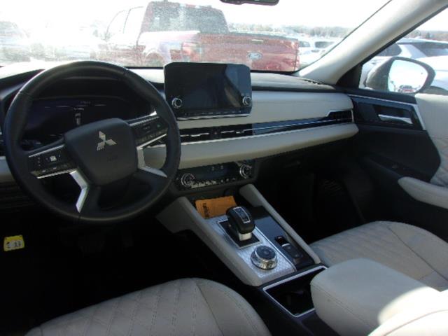 2024 Mitsubishi Outlander SEL FWD