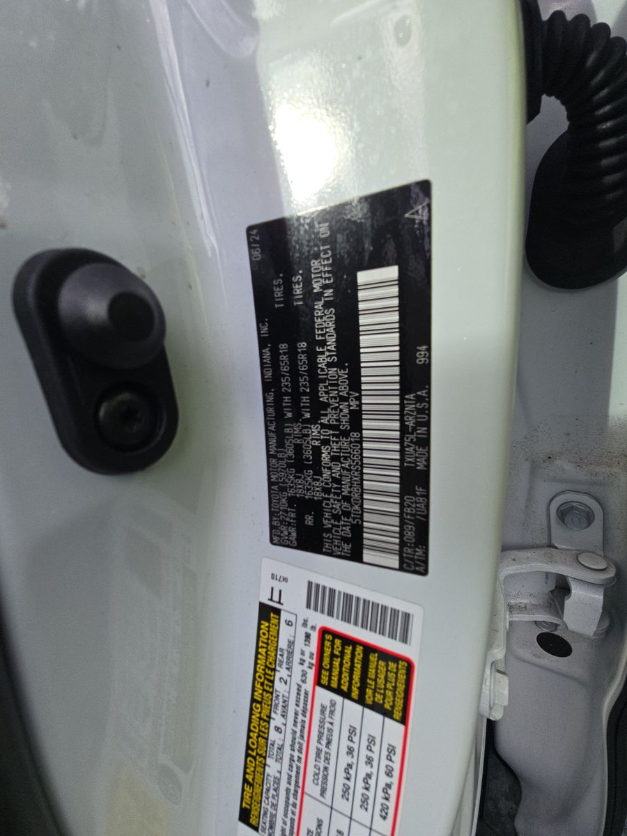 2024 Toyota Highlander LE AWD