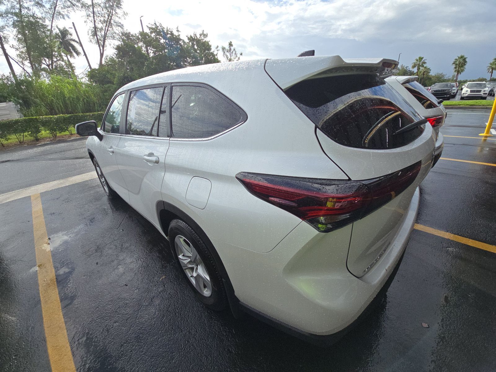 2024 Toyota Highlander LE AWD