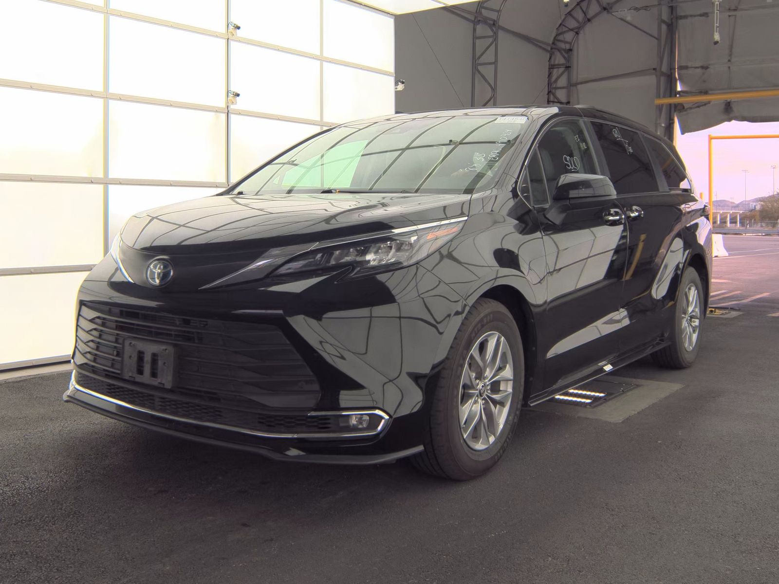 2024 Toyota Sienna XLE FWD