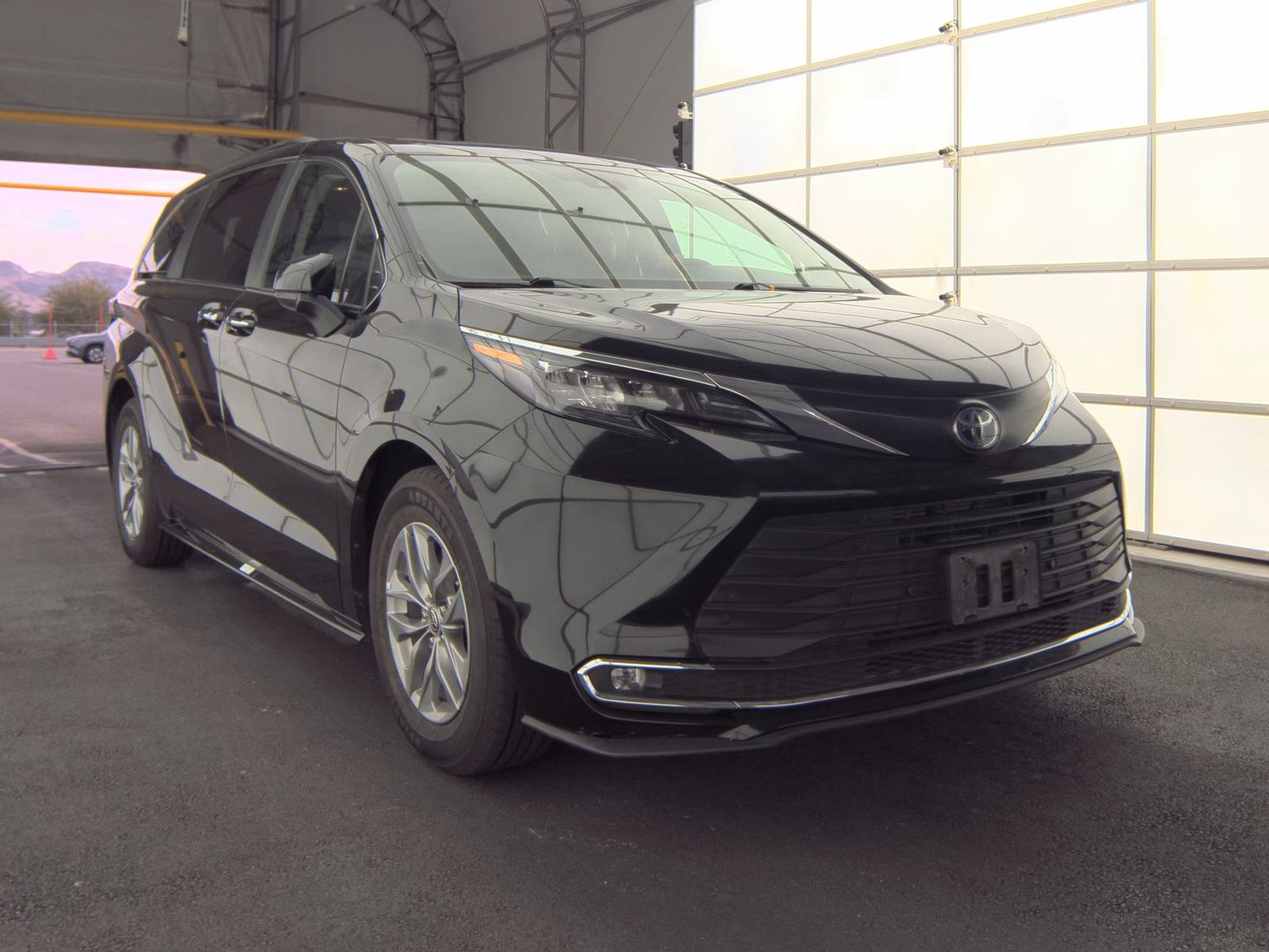 2024 Toyota Sienna XLE FWD