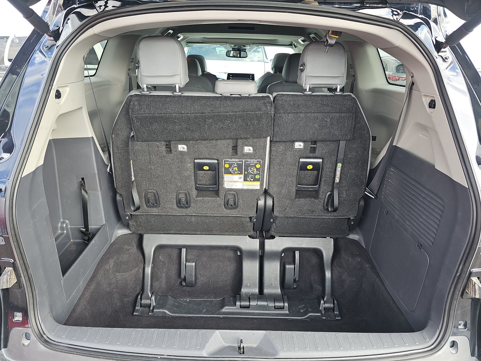 2024 Toyota Sienna XLE FWD