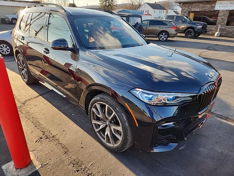 2022 BMW X7 M50i AWD