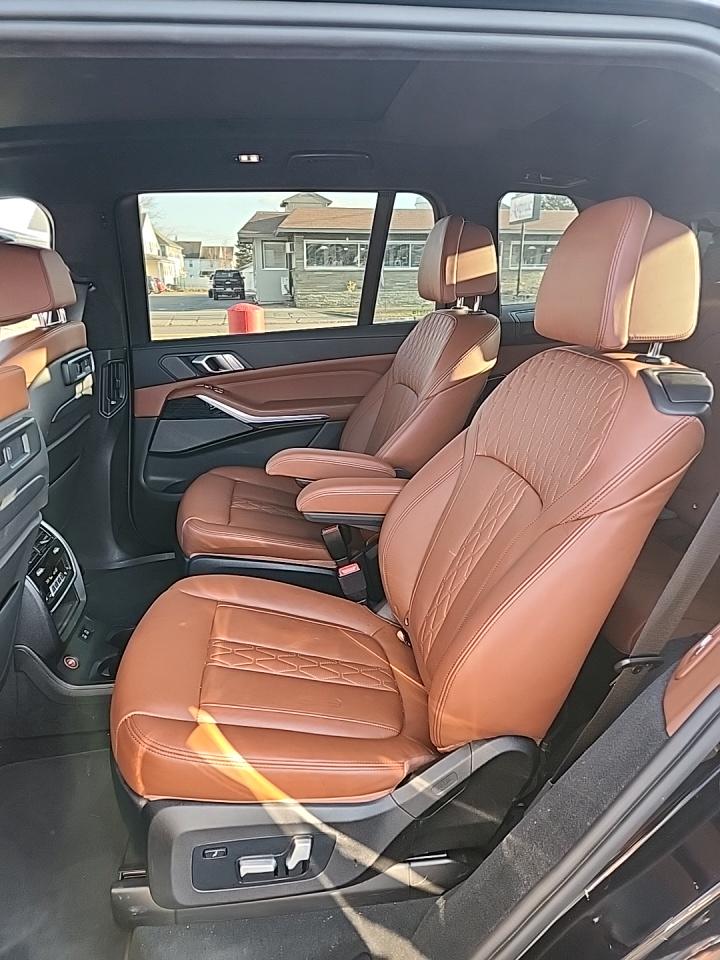 2022 BMW X7 M50i AWD