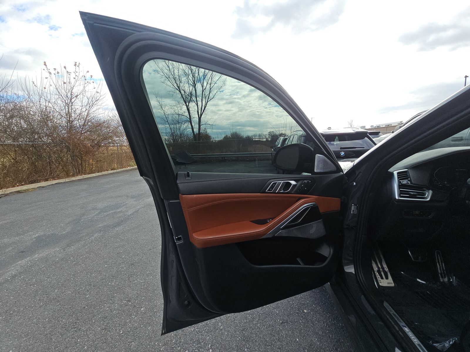 2023 BMW X6 M50i AWD