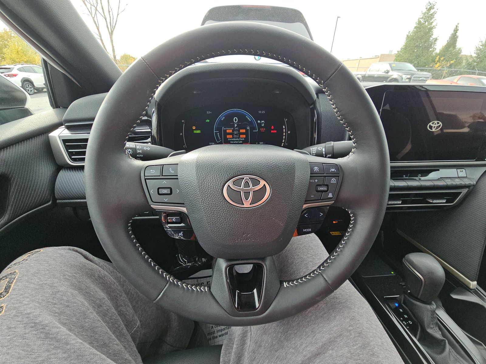 2025 Toyota Camry SE FWD