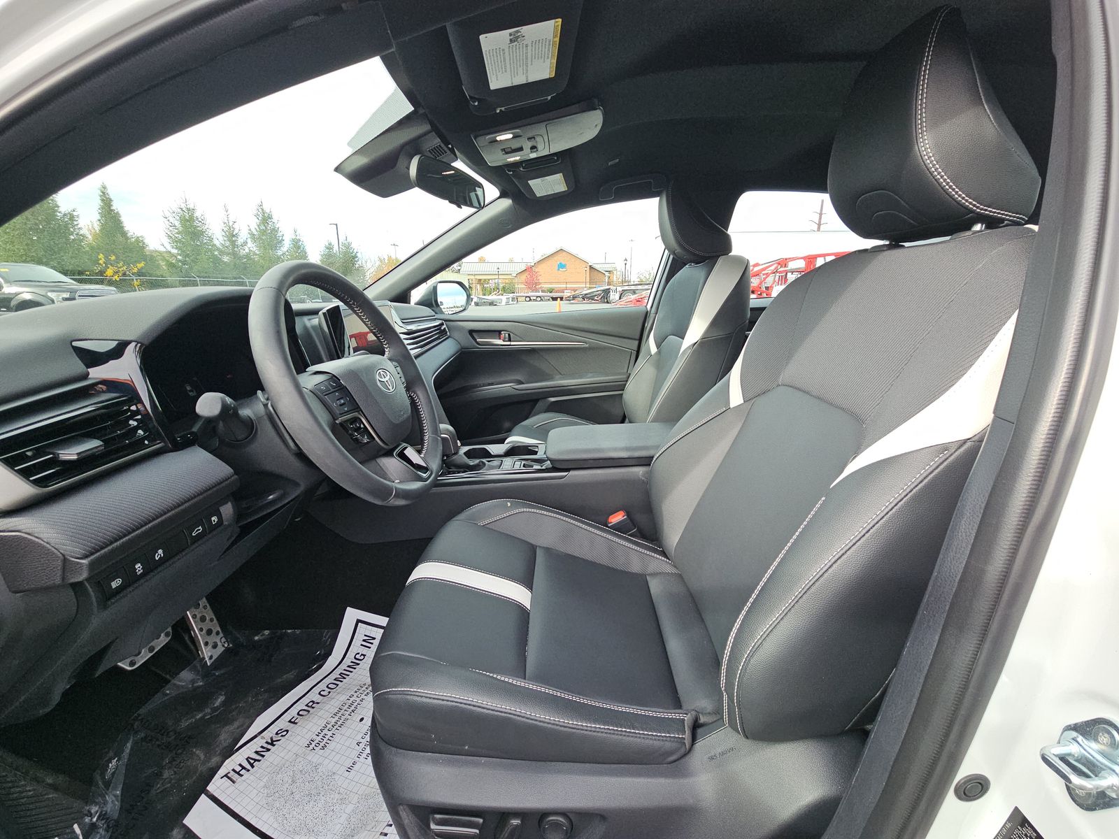 2025 Toyota Camry SE FWD