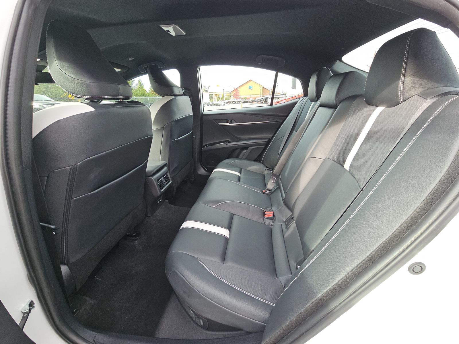 2025 Toyota Camry SE FWD