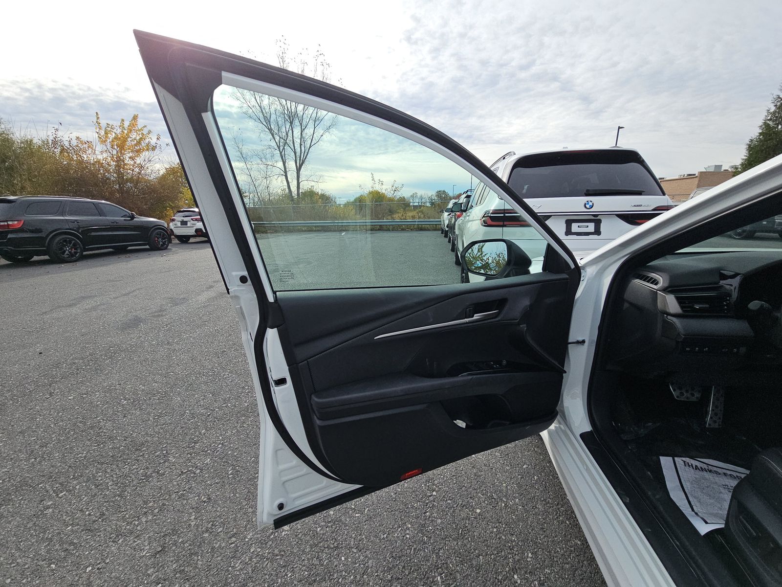 2025 Toyota Camry SE FWD