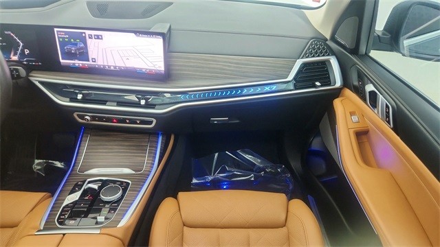 2025 BMW X7 xDrive40i AWD