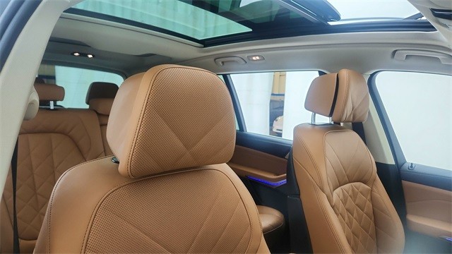 2025 BMW X7 xDrive40i AWD