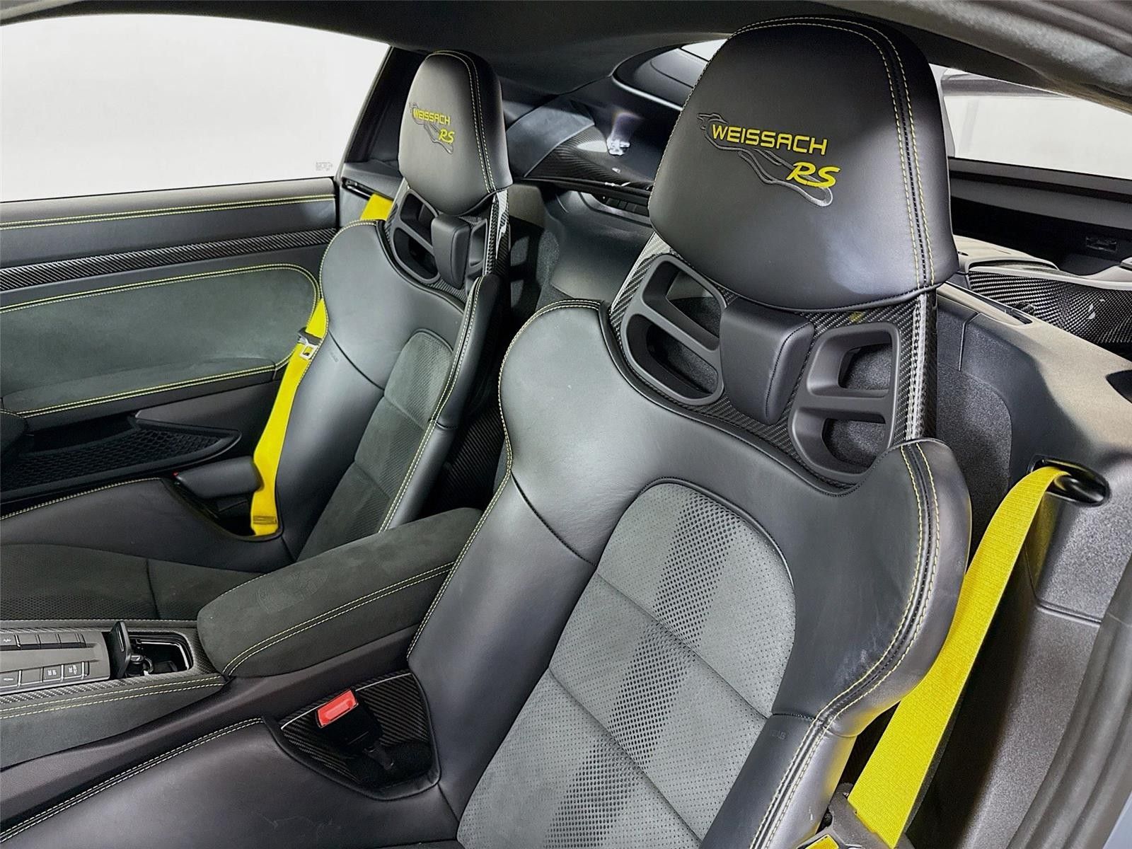 2025 Porsche 718 Cayman GT4 RS RWD