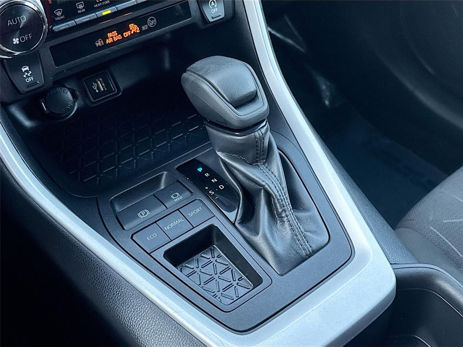 2024 Toyota RAV4 XLE FWD