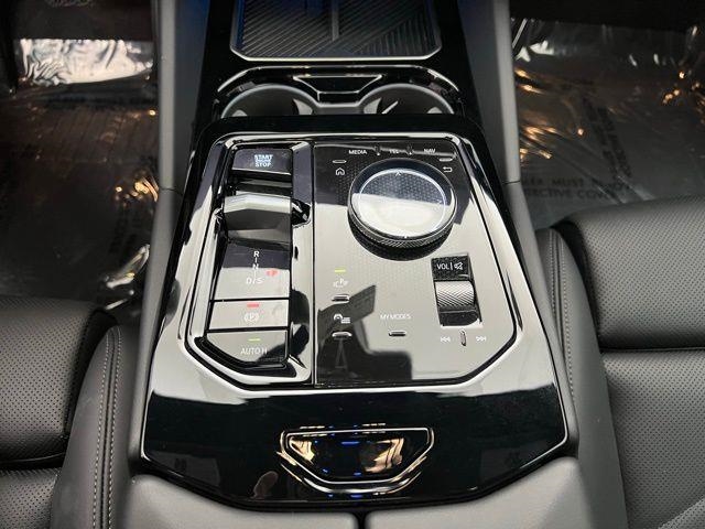 2025 BMW 5 Series 530i xDrive AWD