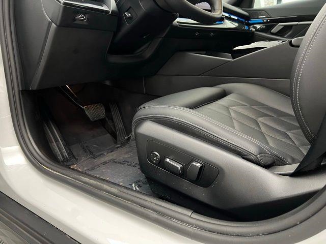 2025 BMW 5 Series 530i xDrive AWD