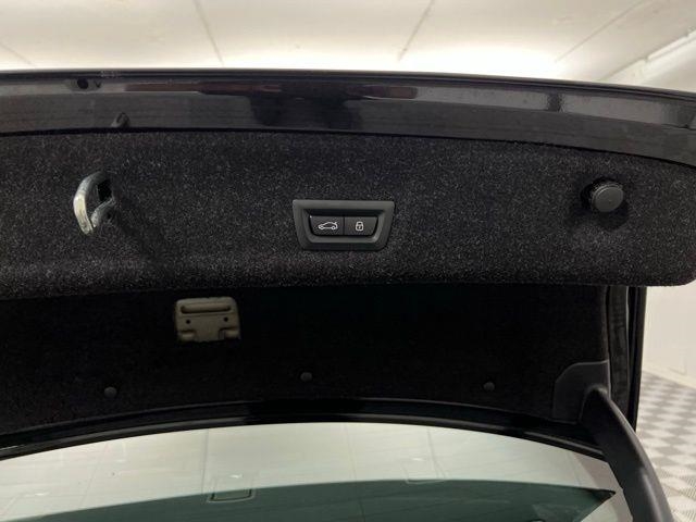 2025 BMW 3 Series 330i xDrive AWD