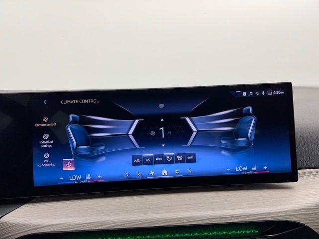 2025 BMW 3 Series 330i xDrive AWD