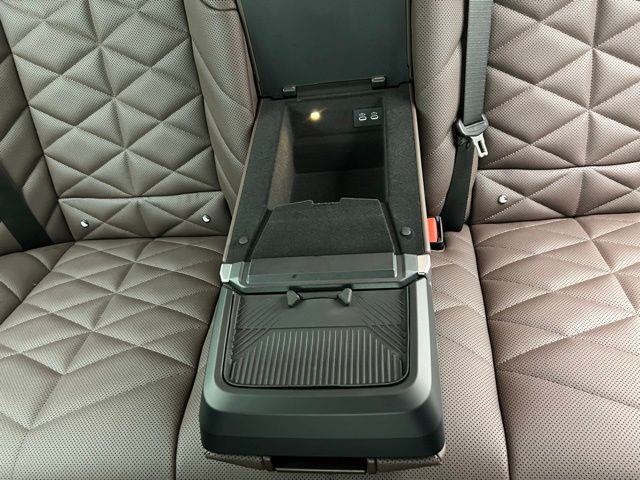 2025 BMW 7 Series 740i xDrive AWD