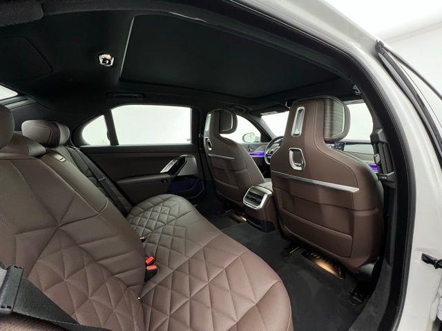 2025 BMW 7 Series 740i xDrive AWD