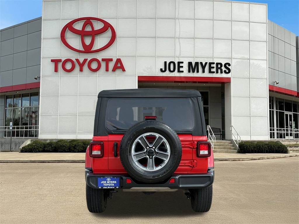 2023 Jeep Wrangler Sahara AWD