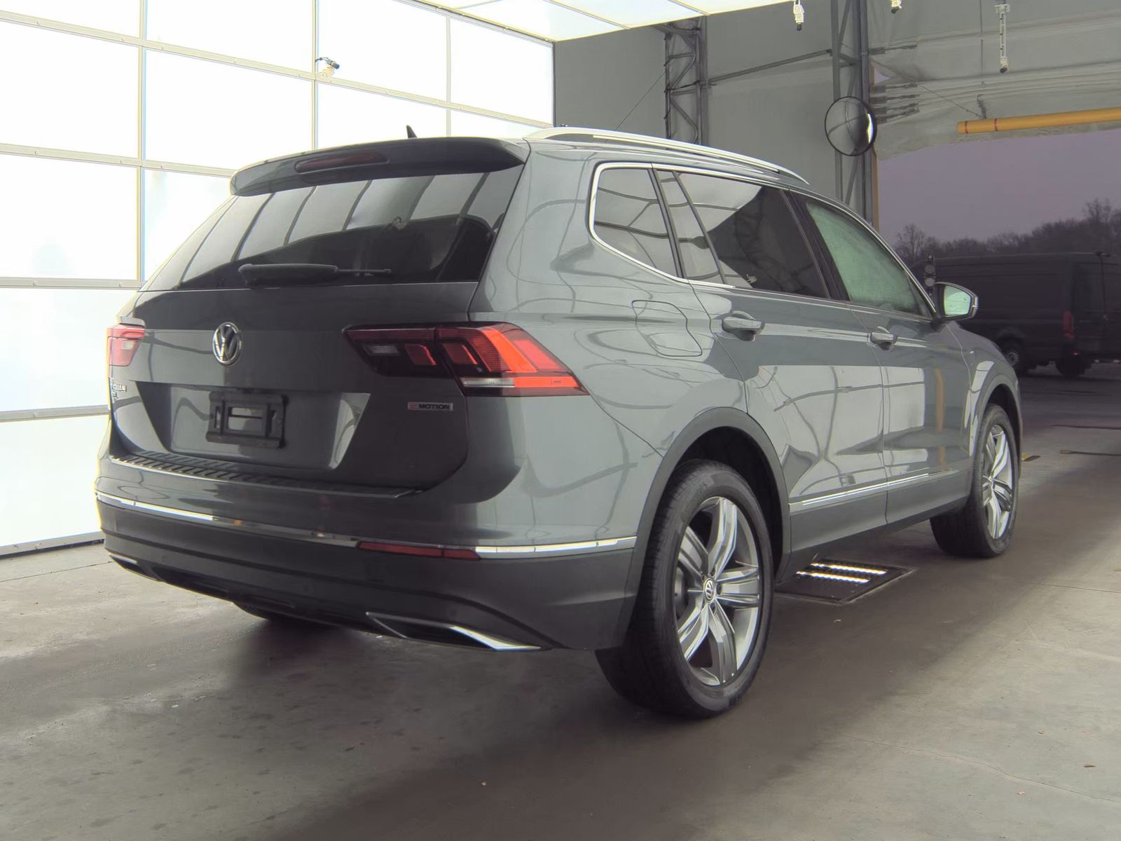 2019 Volkswagen Tiguan 2.0T SEL Premium R-Line AWD