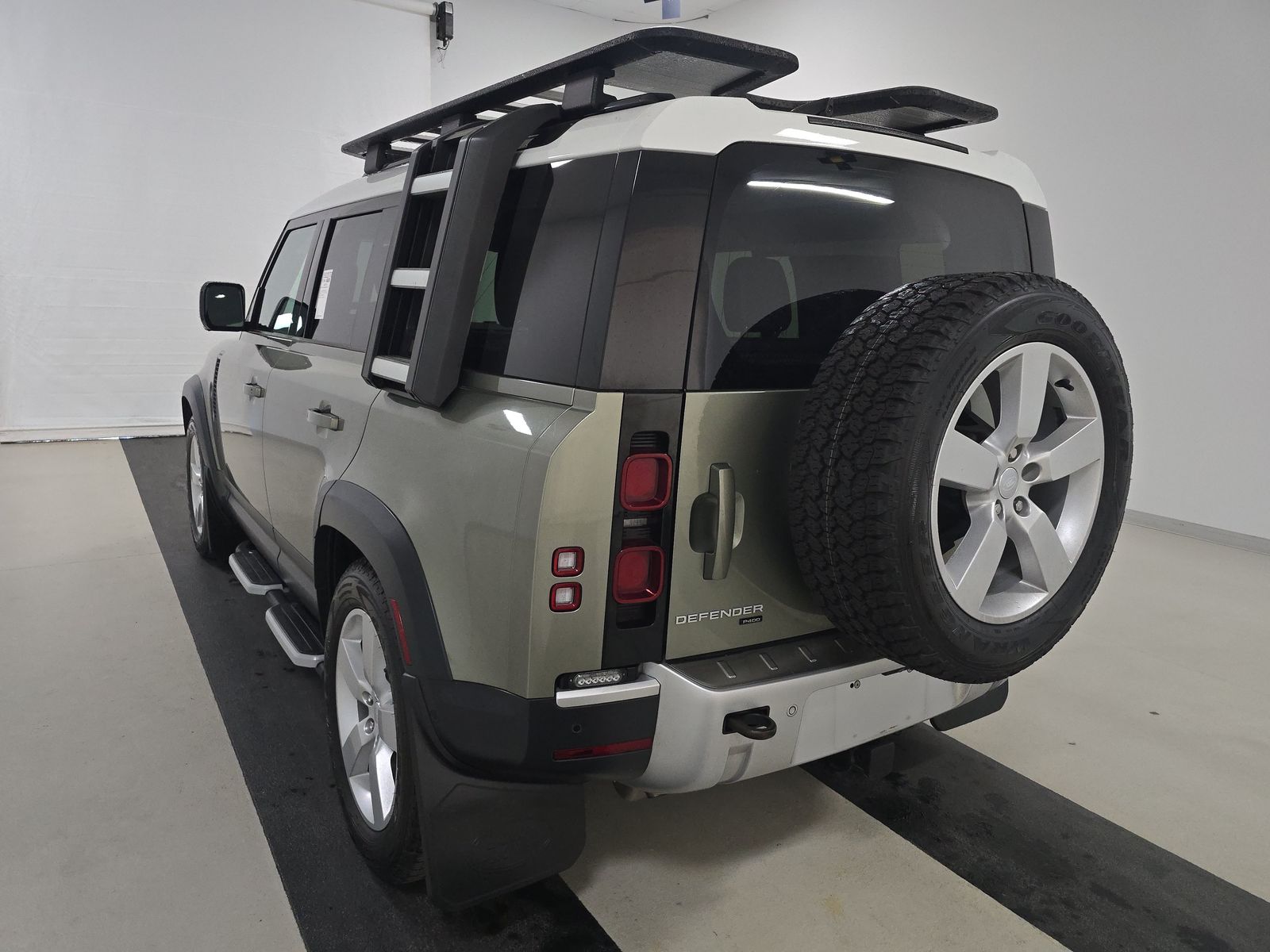 2022 Land Rover Defender 110 SE AWD