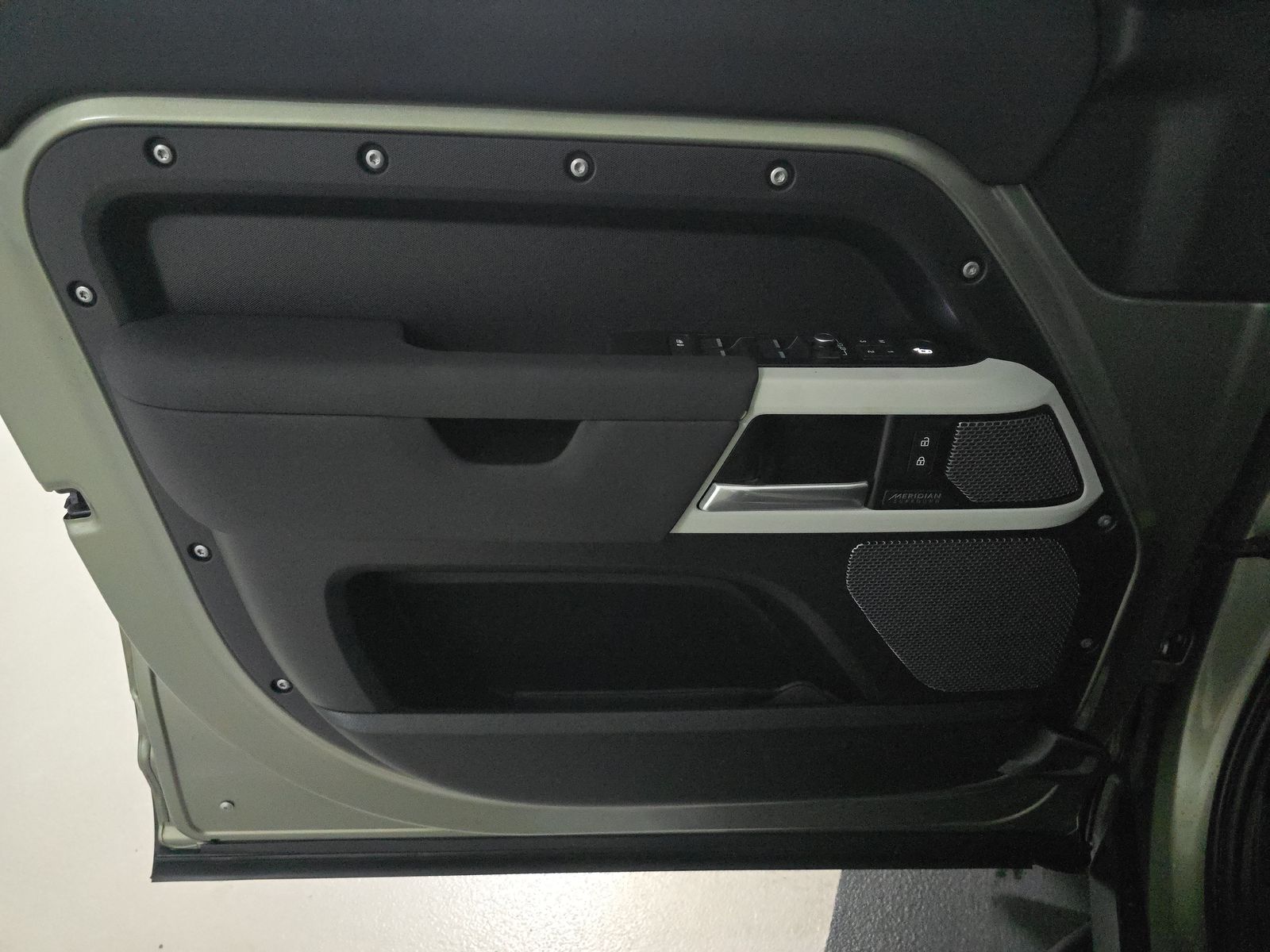 2022 Land Rover Defender 110 SE AWD